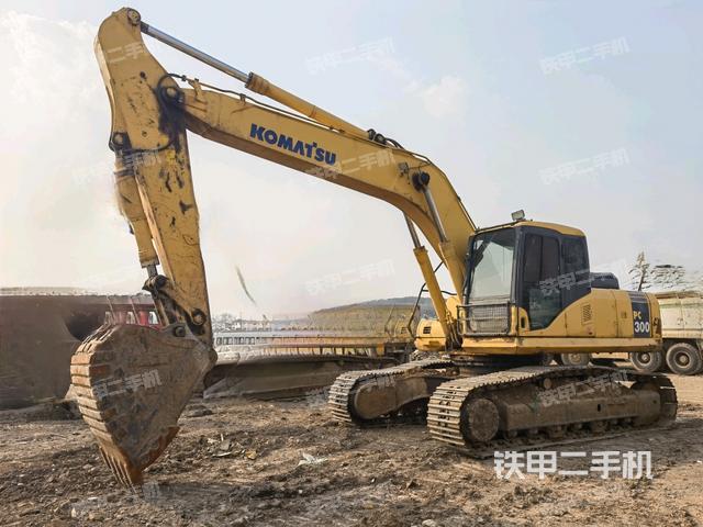 小松PC270-7挖掘机
