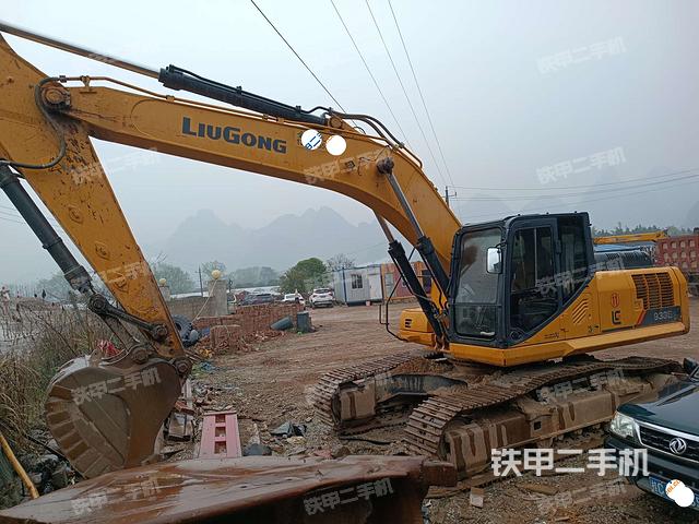 柳工CLG933E挖掘机