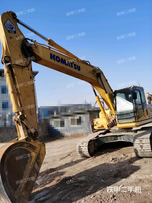 小松PC240LC-8M0挖掘机