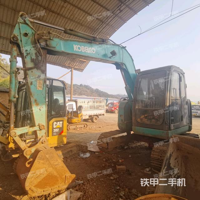 神钢SK75UR挖掘机