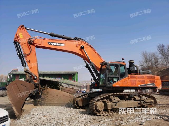 斗山DX520LC-9C挖掘机