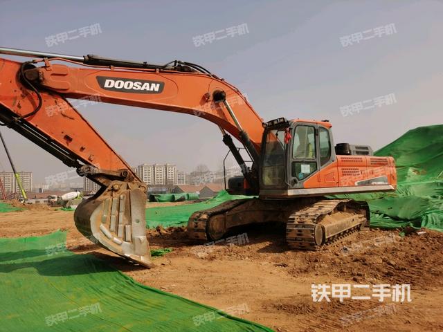 斗山DX380LC-9C挖掘机