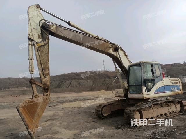 中联重科ZE230E挖掘机