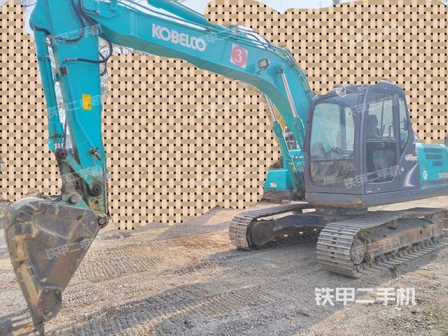 神钢SK130-8挖掘机