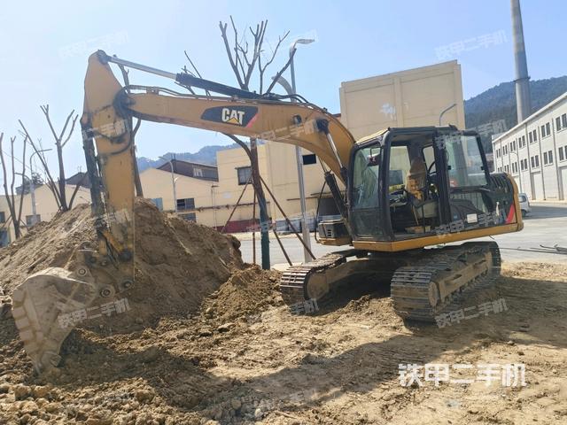 卡特彼勒CAT®313D2 L 小型液压挖掘机