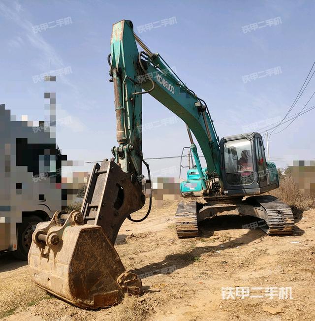 神钢SK210LC-8挖掘机