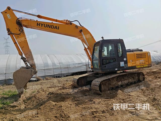 现代R215-7C挖掘机