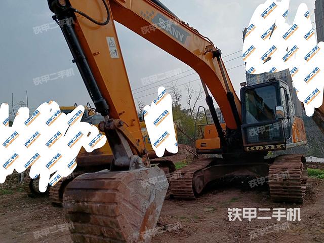 三一重工SY215C挖掘机