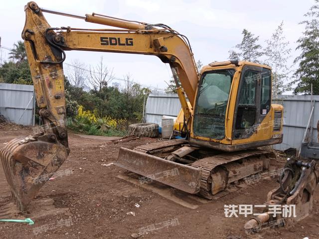 山东临工LG685挖掘机