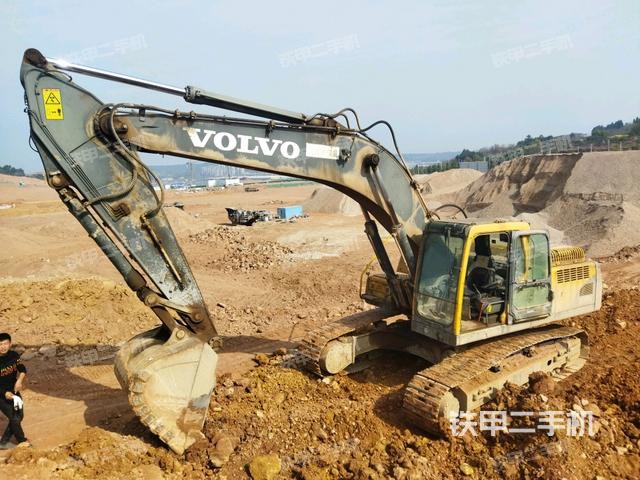 沃尔沃EC290BLC挖掘机
