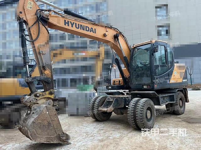 现代R150WVS挖掘机