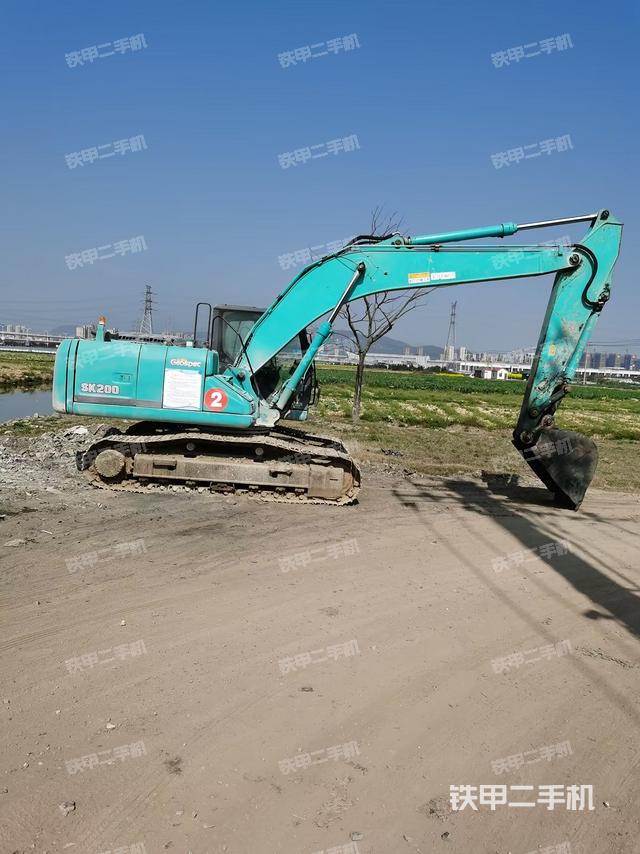 神钢SK200-10挖掘机
