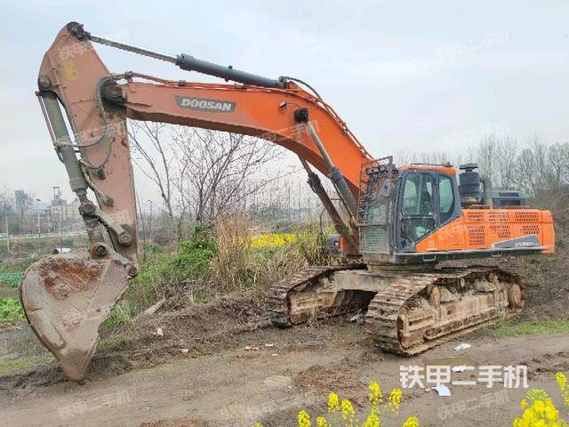 斗山DX520LC-9C挖掘机