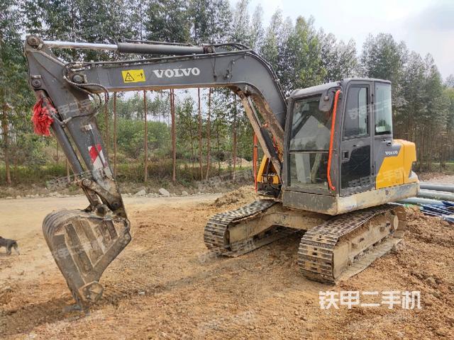 沃尔沃EC75D挖掘机
