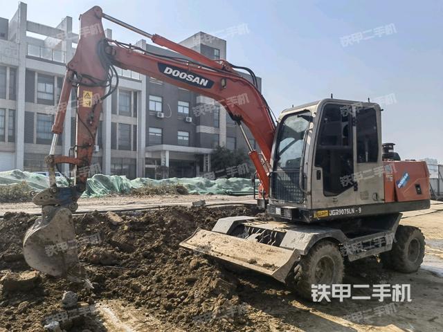 晋工JGM9075LN-9挖掘机
