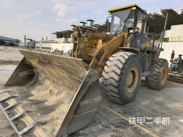 山工SEM650装载机