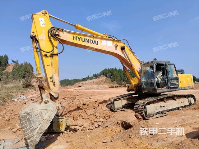 现代R335LC-7挖掘机