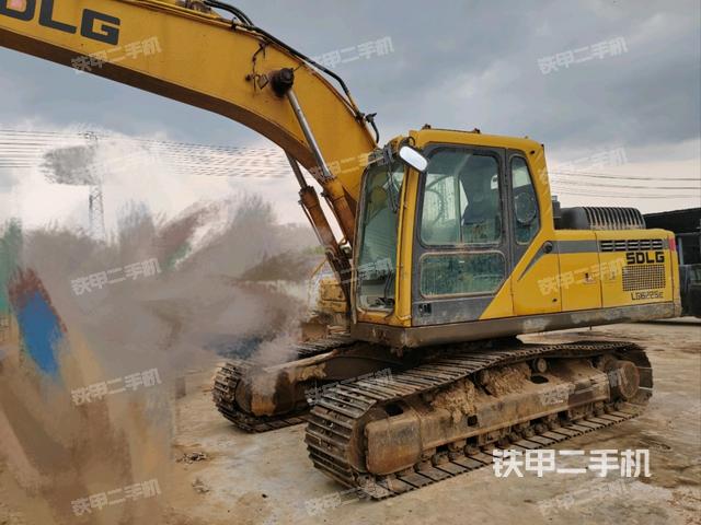 山东临工LG6210E挖掘机