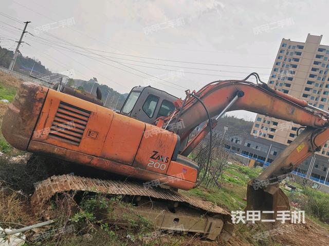 日立ZX200挖掘机