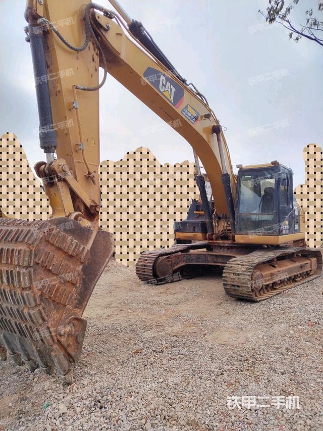 卡特彼勒CAT®326D2 L 液压挖掘机