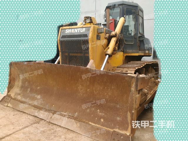 山推SD16标准型推土机