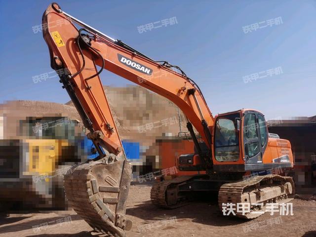 斗山DX220LC-9C挖掘机