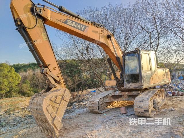 三一重工SY215C挖掘机