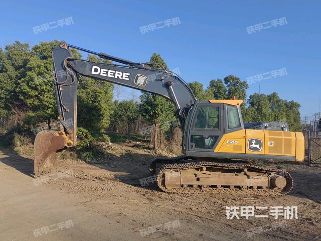 约翰迪尔E210LC挖掘机