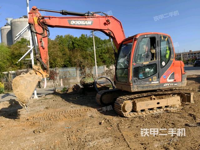 斗山DX75-9C挖掘机