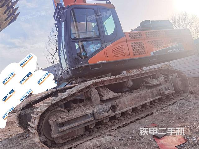 斗山DX520LC-9C挖掘机
