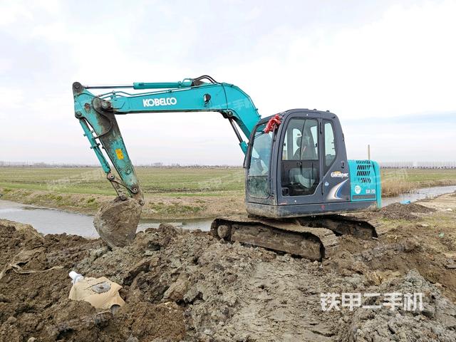 神钢SK75-8挖掘机