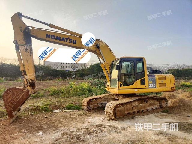 小松PC220-8M0挖掘机
