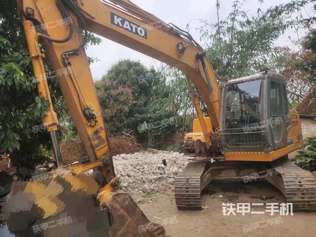 加藤HD512-R5挖掘机