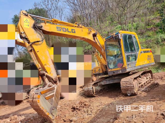 山东临工E6135F挖掘机