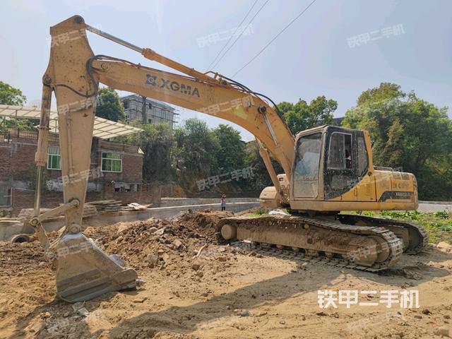 厦工XG822LC挖掘机