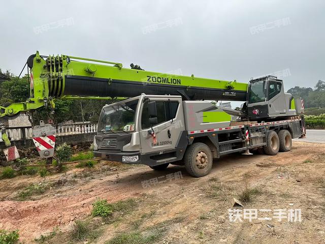中联重科ZLJ5332JQZ25E起重机
