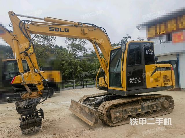 山东临工E690F挖掘机