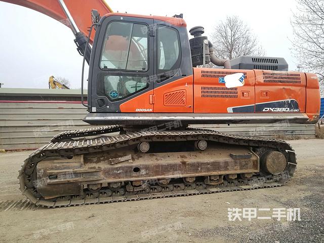 斗山DX380LC-9C挖掘机