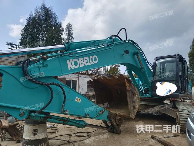 神钢SK260LC-8挖掘机