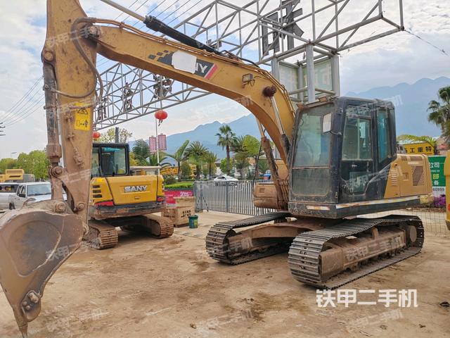 三一重工SY135C挖掘机