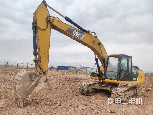 卡特彼勒320D2GC挖掘机