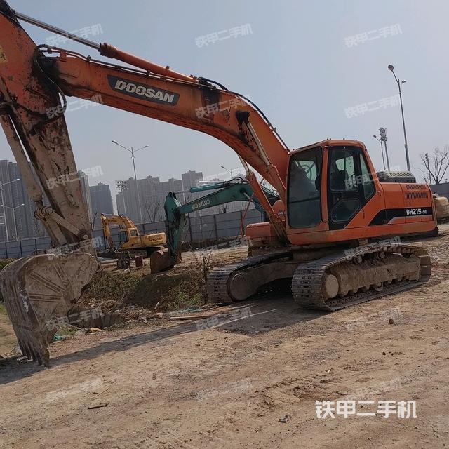 斗山DH215-9E挖掘机