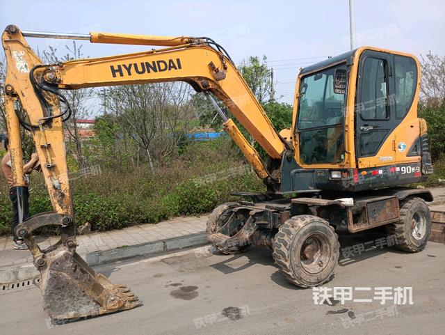 现代R60W-9挖掘机