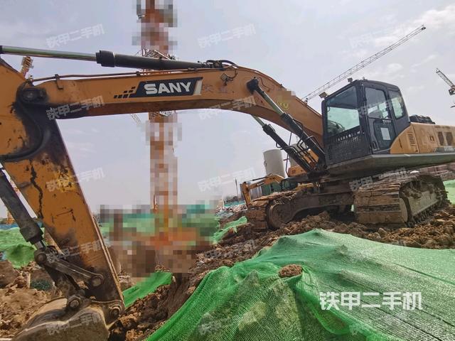 三一重工SY305C挖掘机