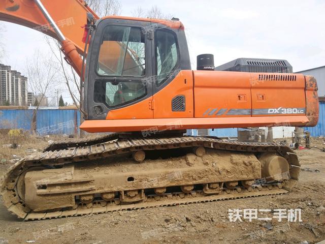 斗山DX380LC挖掘机