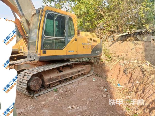沃尔沃EC210B挖掘机