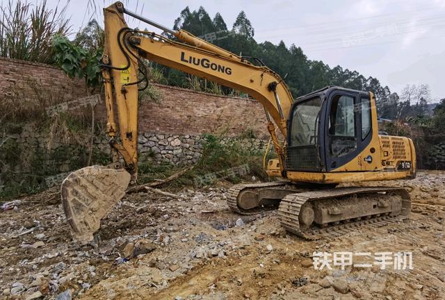 柳工CLG915D挖掘机