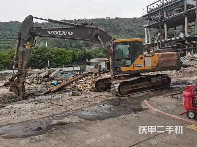 沃尔沃EC200DAG挖掘机