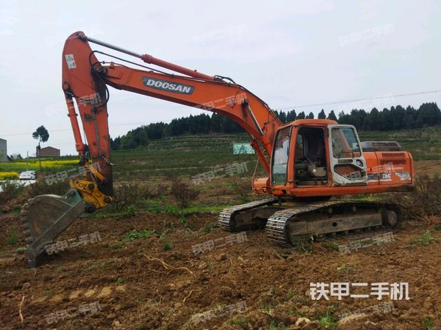 斗山DH215-9挖掘机