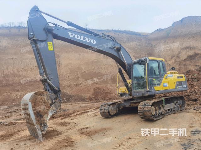 沃尔沃EC220DL挖掘机